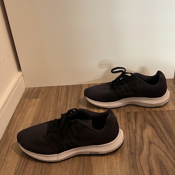 Women’s Nike Run Swift athletic shoes. Size 8.5. Only worn a handful of times. - Picture 5 of 9